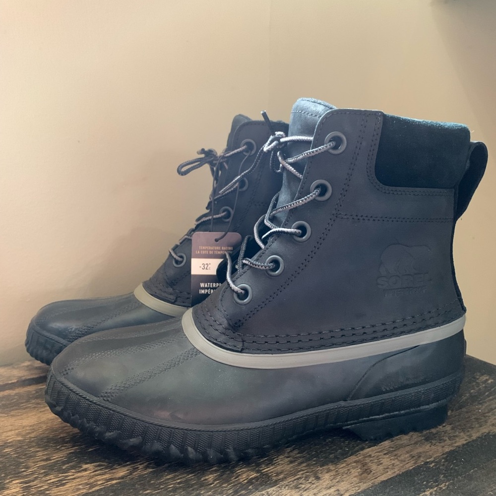 Black waterproof Sorel boots